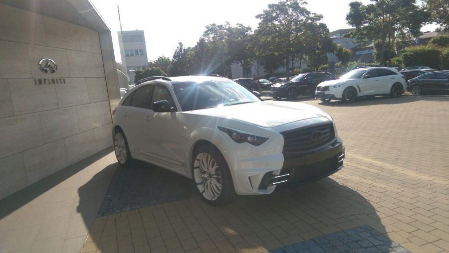  Infiniti QX70-LR3 by Larte Design 2015 года  (фото 15 из 18)